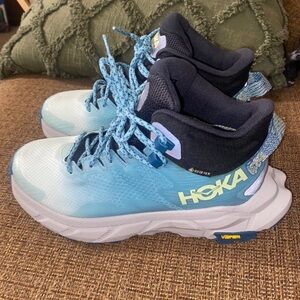 Hoka Trail Code Size 6